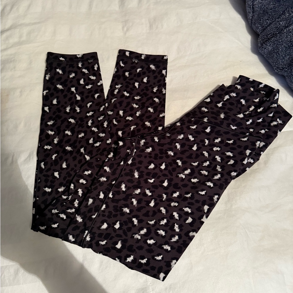 Aerie Charcoal and White Patterned Leggings